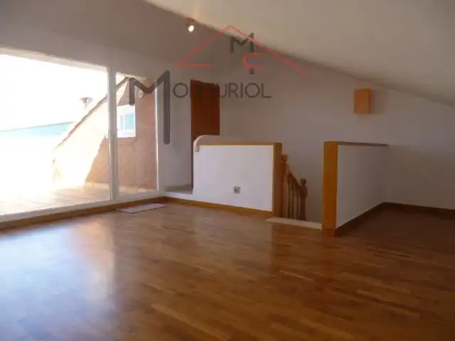 Sala d'estar de Casa adosada en venda en Sant Joan Despí amb Aire condicionat, Calefacció i Jardí privat