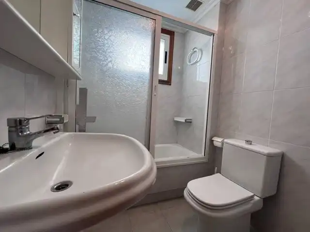 Baño de Piso en venta en A Coruña Capital  con Calefacción, Parquet y Trastero