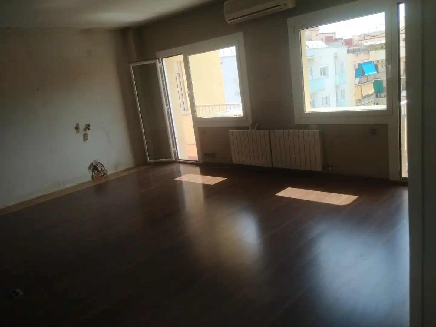 Sala de estar de Ático de alquiler en Barcelona con Calefacción, Horno y Balcón