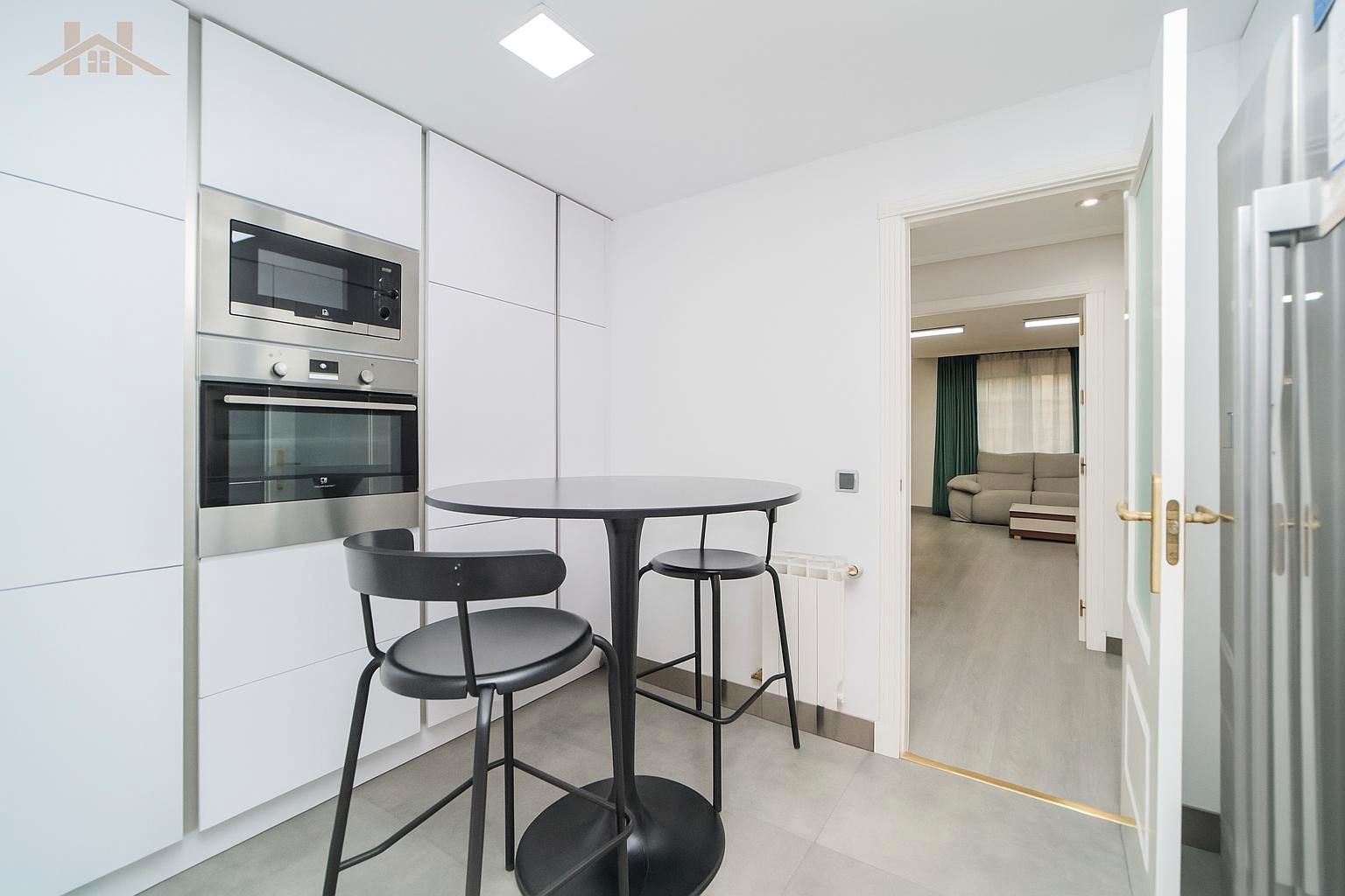 Kitchen of Flat for sale in San Sebastián de los Reyes  with Heating, Storage room and Community pool