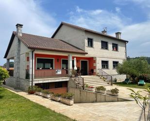 Vista exterior de Casa o xalet en venda en Vilagarcía de Arousa amb Terrassa, Traster i Balcó