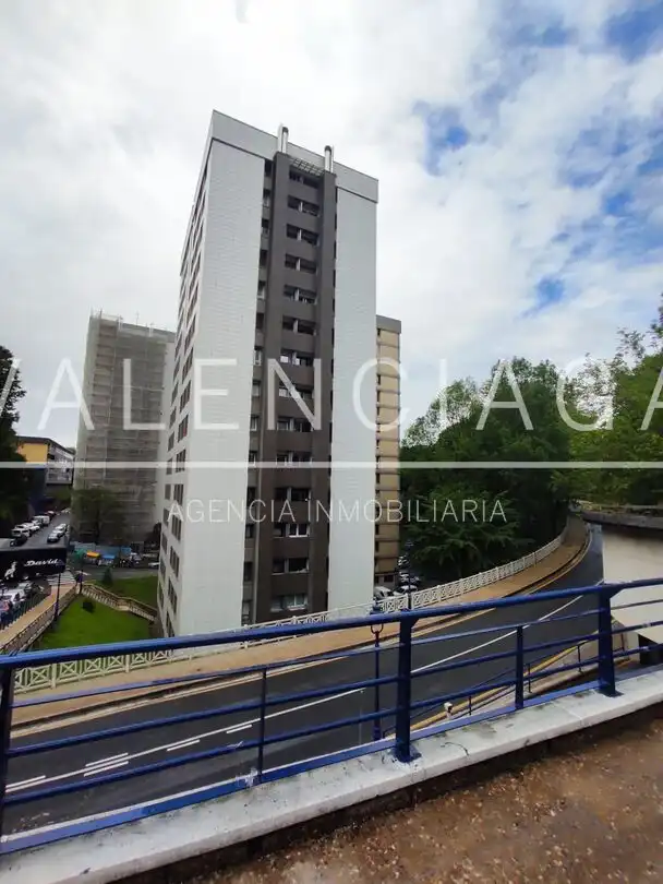 Vista exterior de Pis en venda en Errenteria amb Calefacció