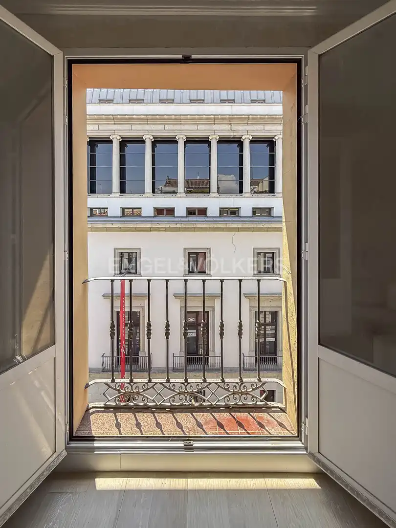Vista exterior de Pis en venda en Madrid amb Aire condicionat, Calefacció i Balcó