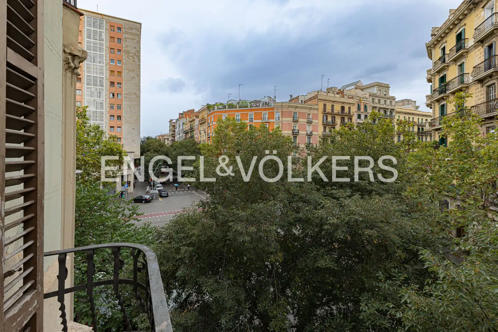 Vista exterior de Piso en venta en Eixample