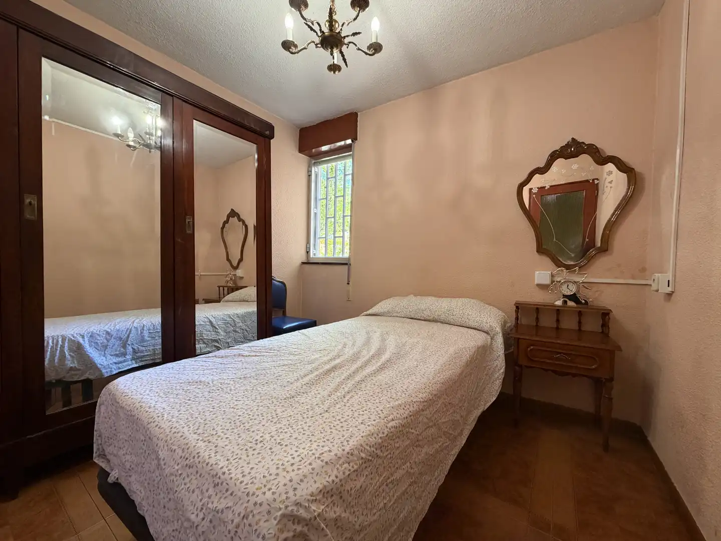 Bedroom of Flat for sale in Madrid  with Air Conditioner, Heating and Furnished