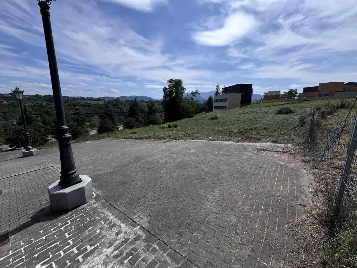 Terrenos y solares en venta en Montecerrao, imagen 3