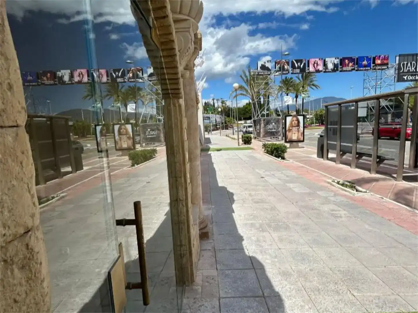 Vista exterior de Local de alquiler en Marbella con Aire acondicionado