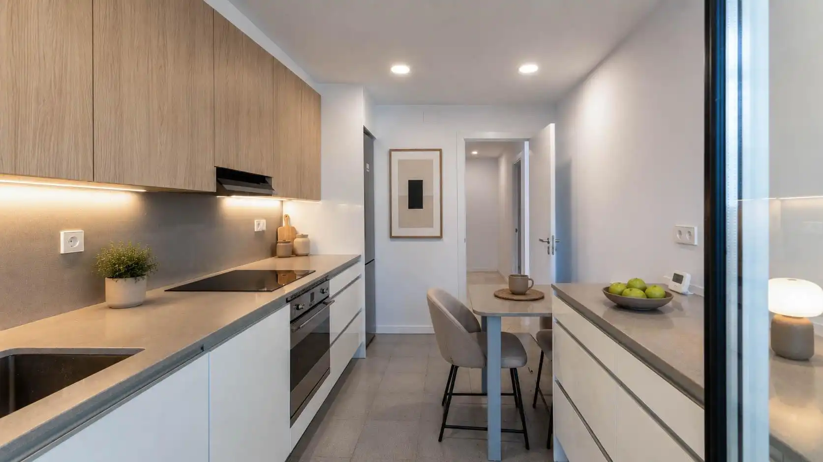 Küche von Wohnung zum Verkauf in Barcelona mit Klimaanlage, Heizung und Terrasse