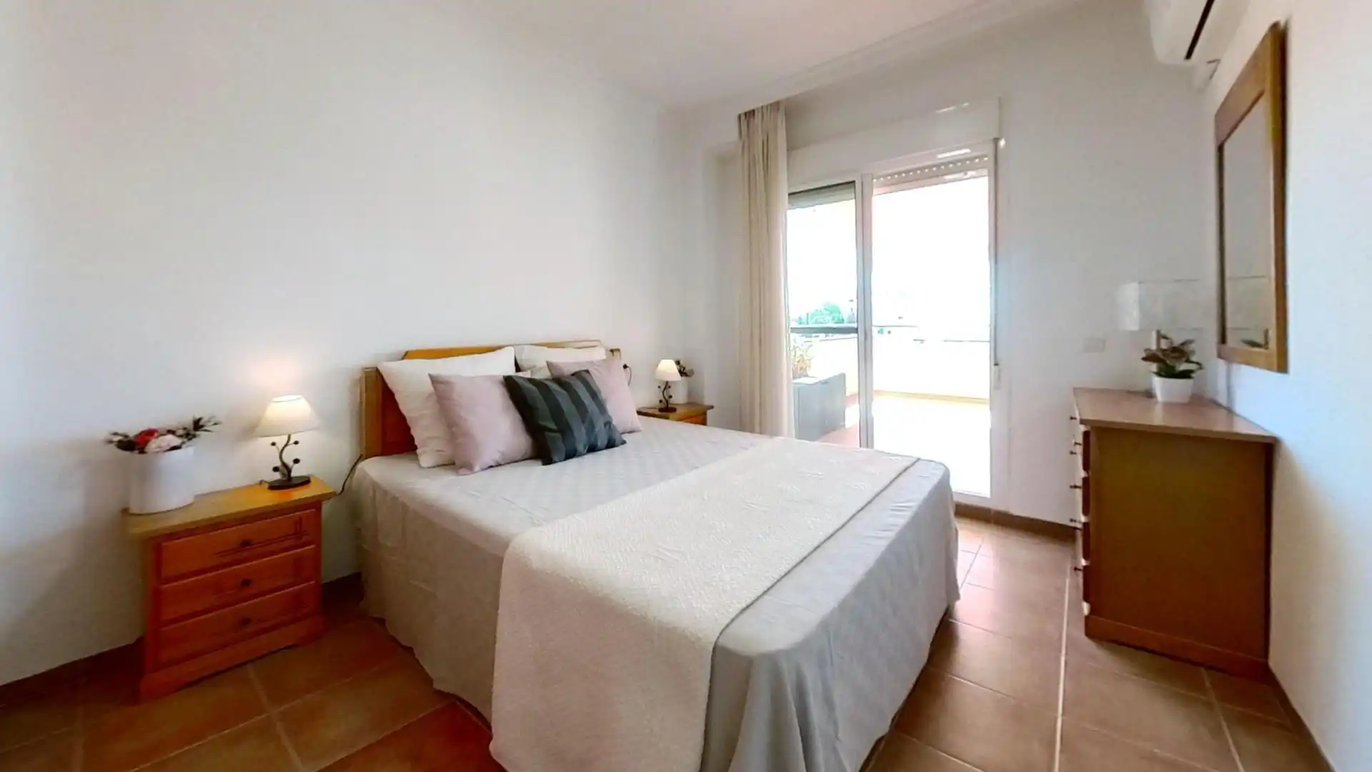 Bedroom of Flat for sale in Rincón de la Victoria  with Terrace, Furnished and Community pool