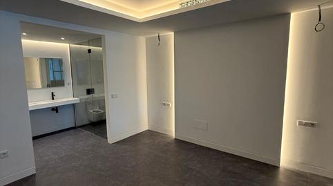 Foto 4 de Apartament en venda a Calle Londres, Las Brisas, Marbella