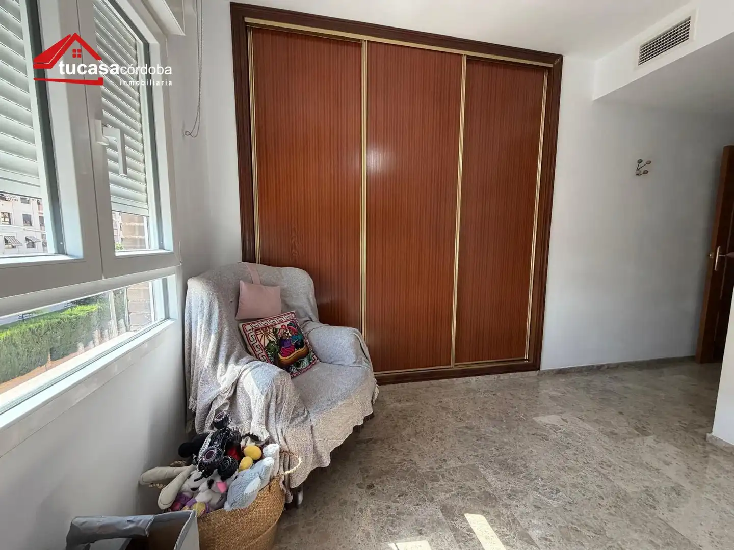 Dormitori de Pis en venda en Córdoba amb Aire condicionat i Terrassa