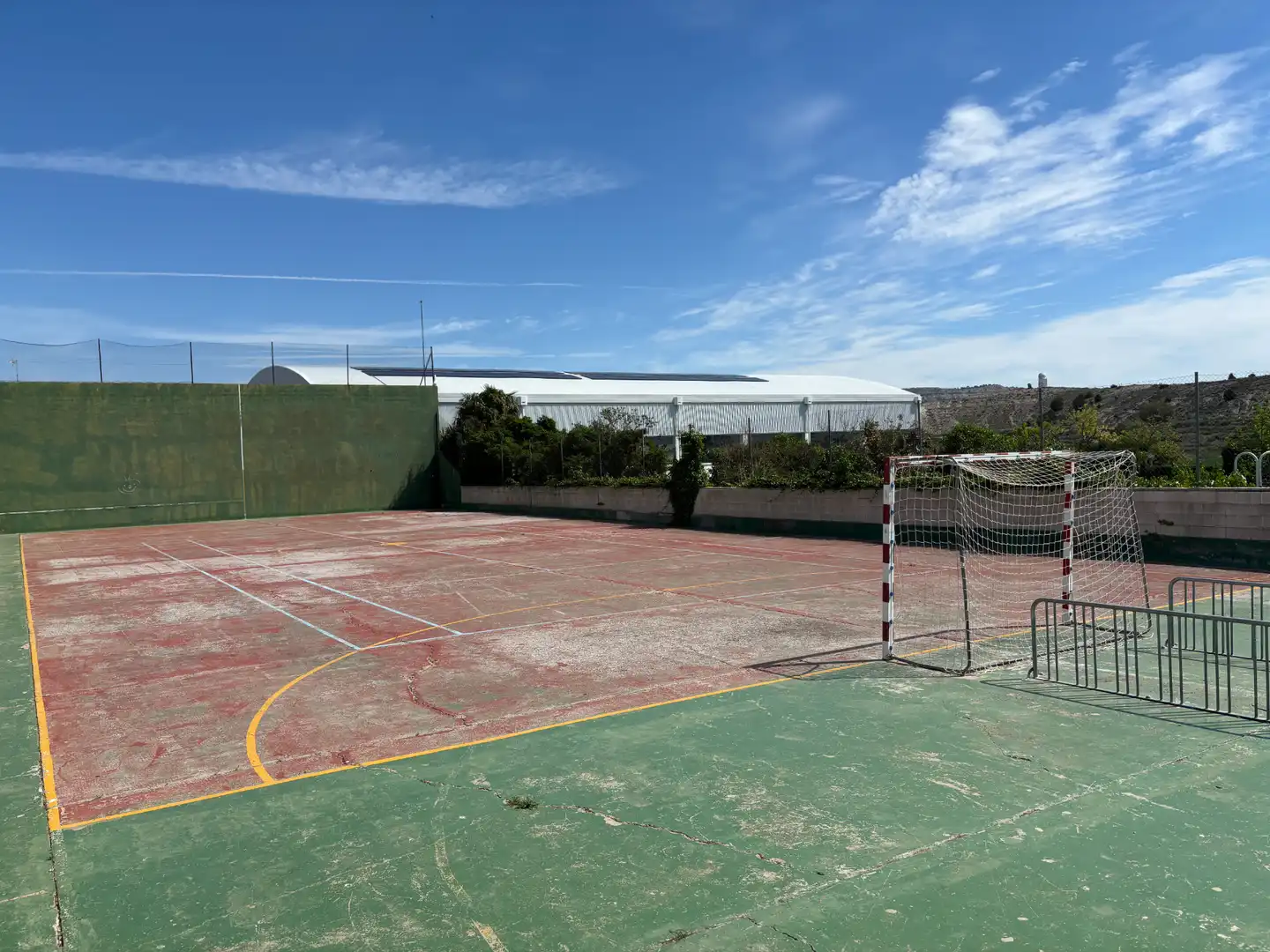 Aparcament de Casa o xalet en venda en Monegrillo amb Jardí privat, Terrassa i Moblat
