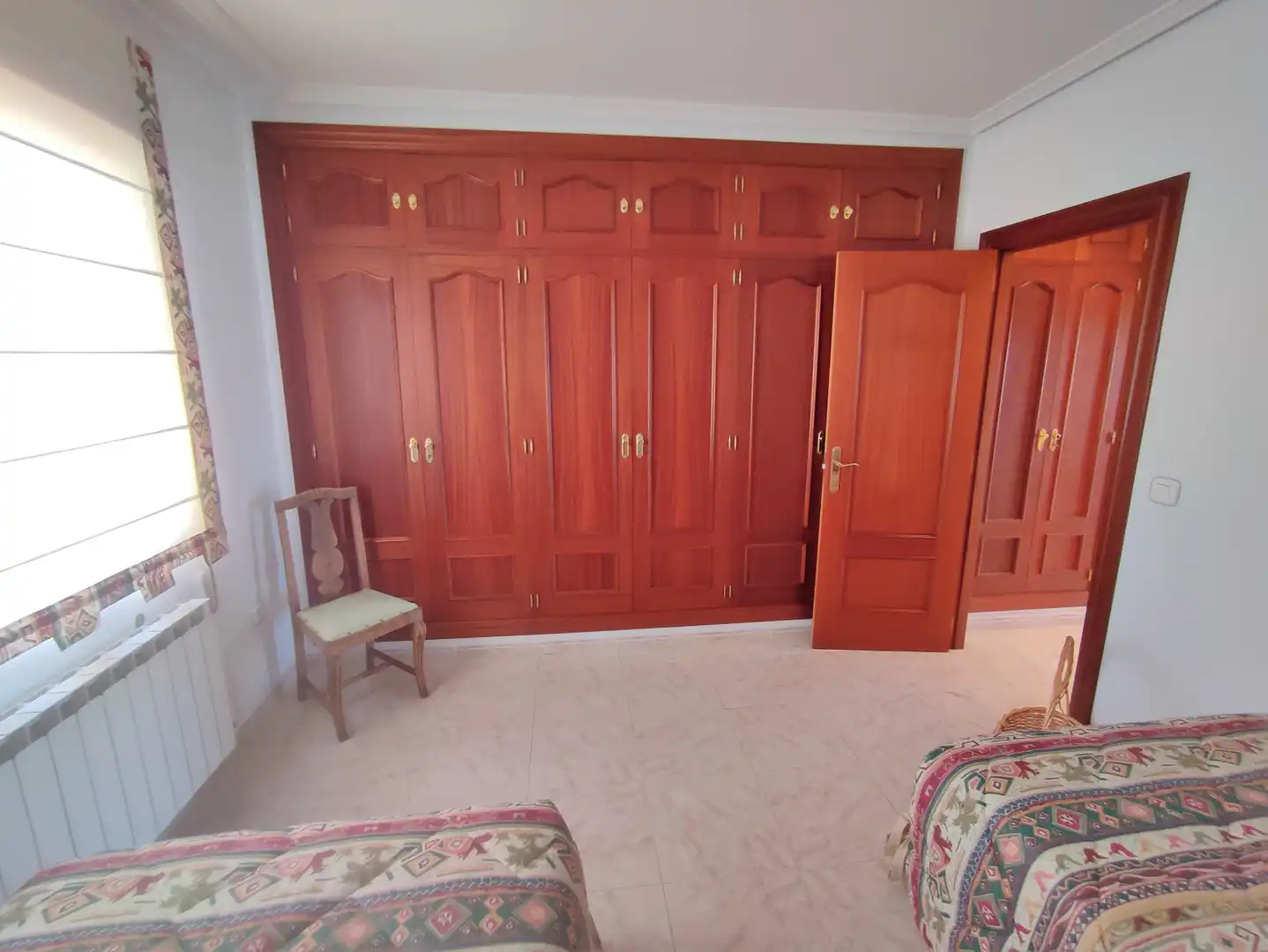 Habitación de Piso en venta en Carpio con Calefacción, Terraza y Amueblado