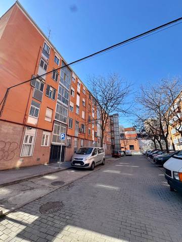 Piso en Venta en Calle de San León en Lucero