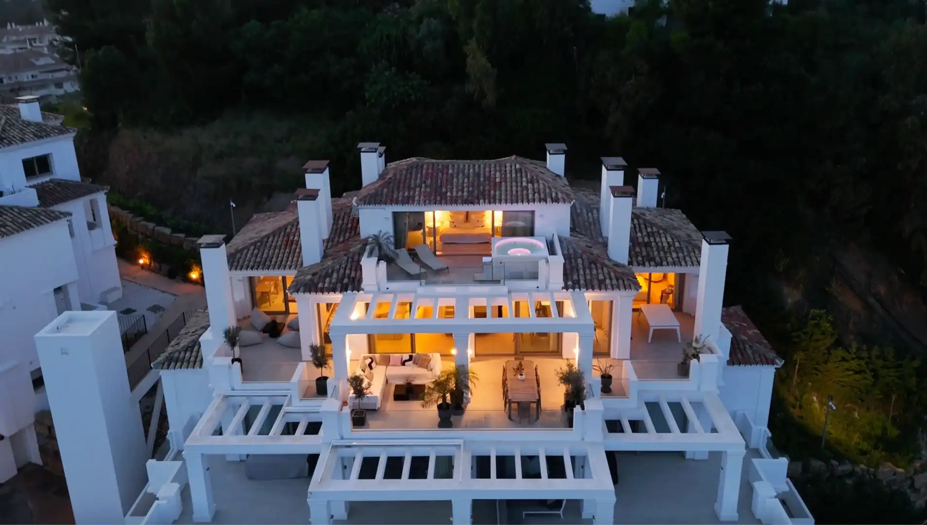 Außenansicht von Dachboden zum Verkauf in Marbella mit Terrasse und Balkon