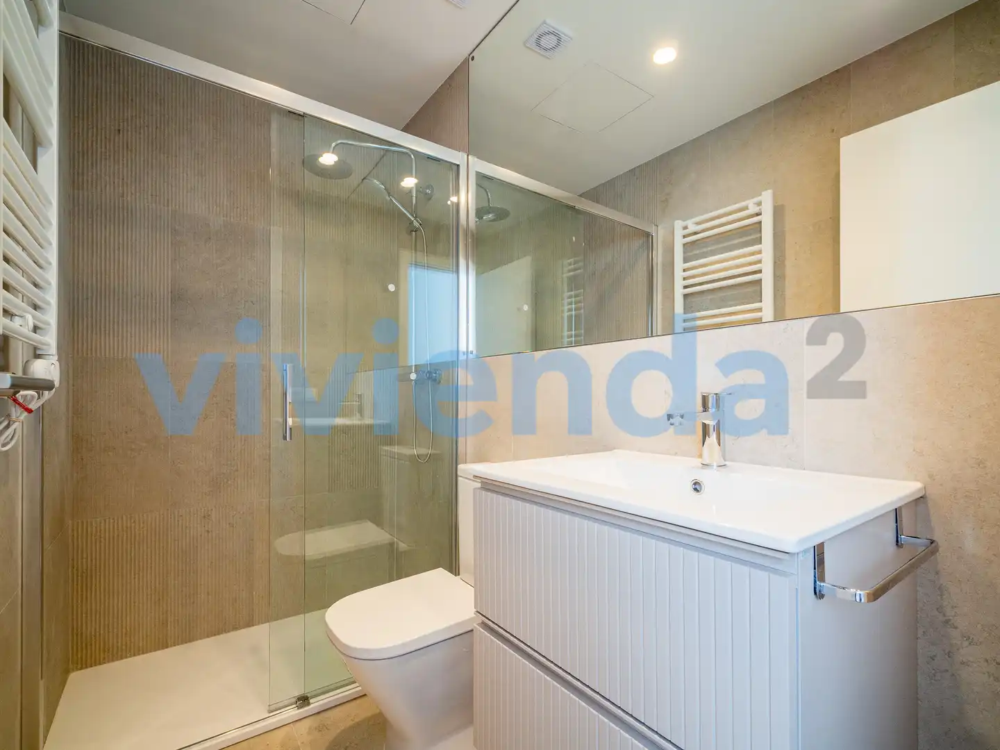Baño de Piso de alquiler en Madrid con Aire acondicionado y Balcón