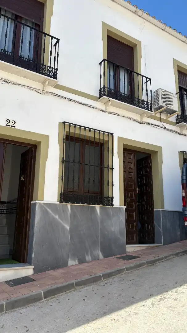 Vista exterior de Casa adosada en venta en Cañete la Real con Aire acondicionado, Calefacción y Amueblado