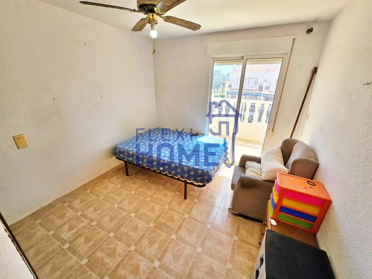 Vista exterior de Casa adosada en venta en Torrevieja con Calefacción, Jardín privado y Terraza