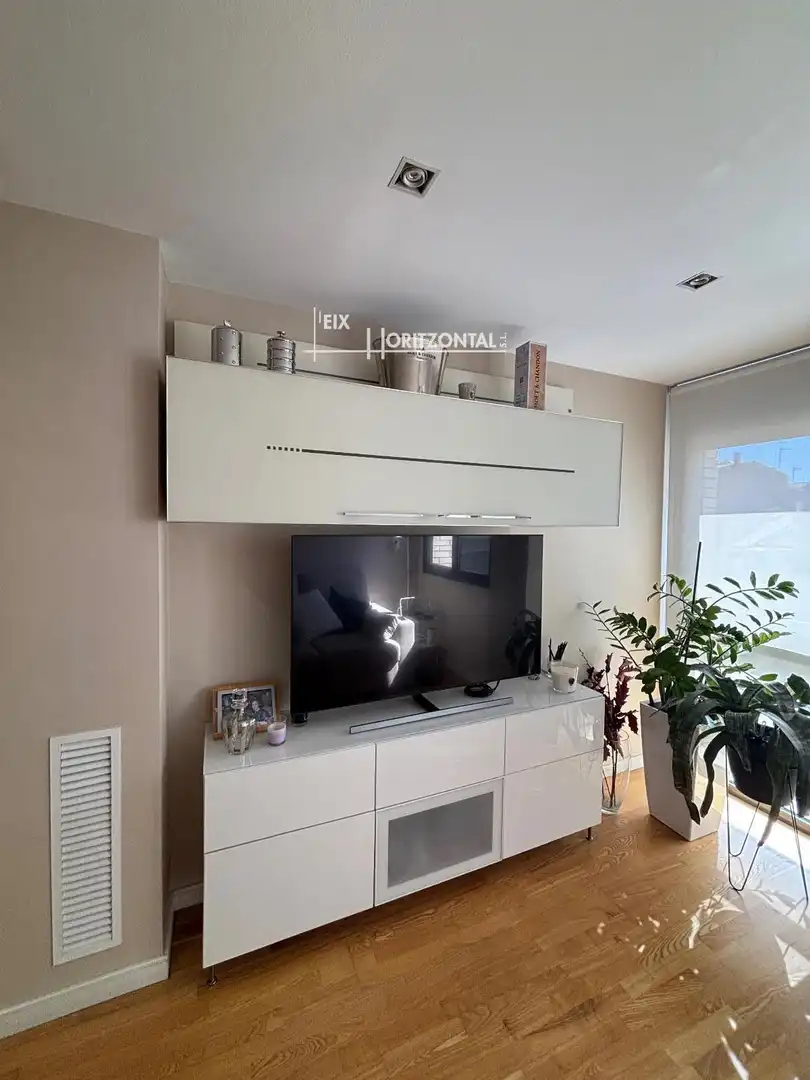 Sala d'estar de Dúplex de lloguer en Sabadell amb Aire condicionat, Calefacció i Moblat