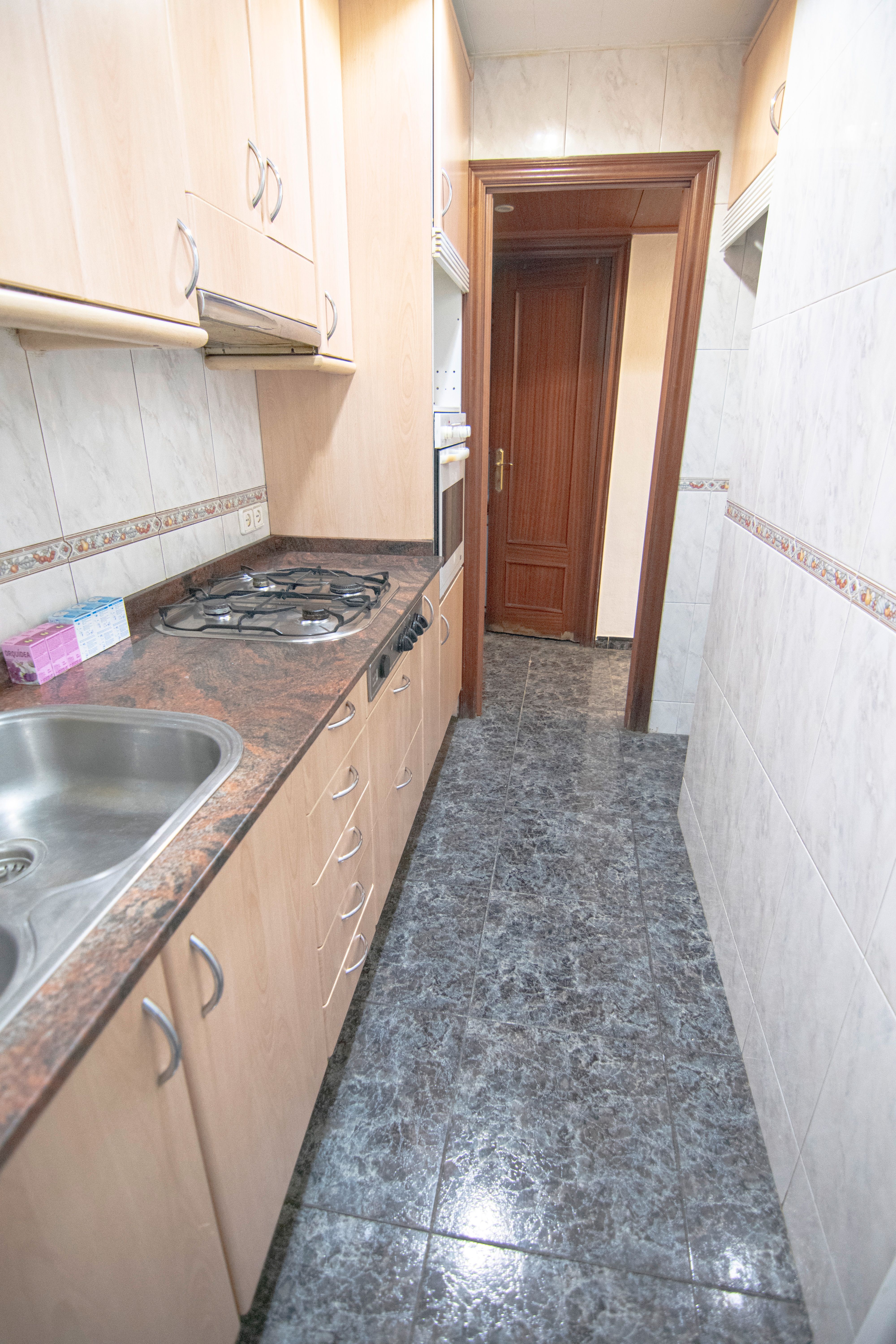 Cuina de Pis en venda en  Barcelona Capital amb Forn