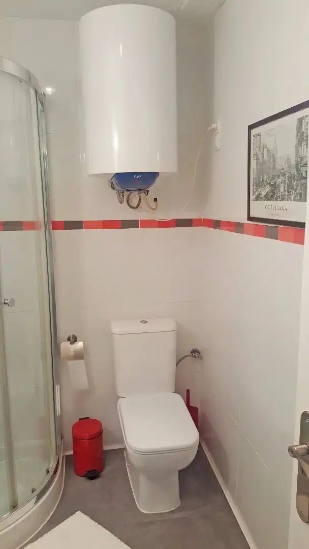 Baño de Ático de alquiler en Madrid con Aire acondicionado, Calefacción y Amueblado