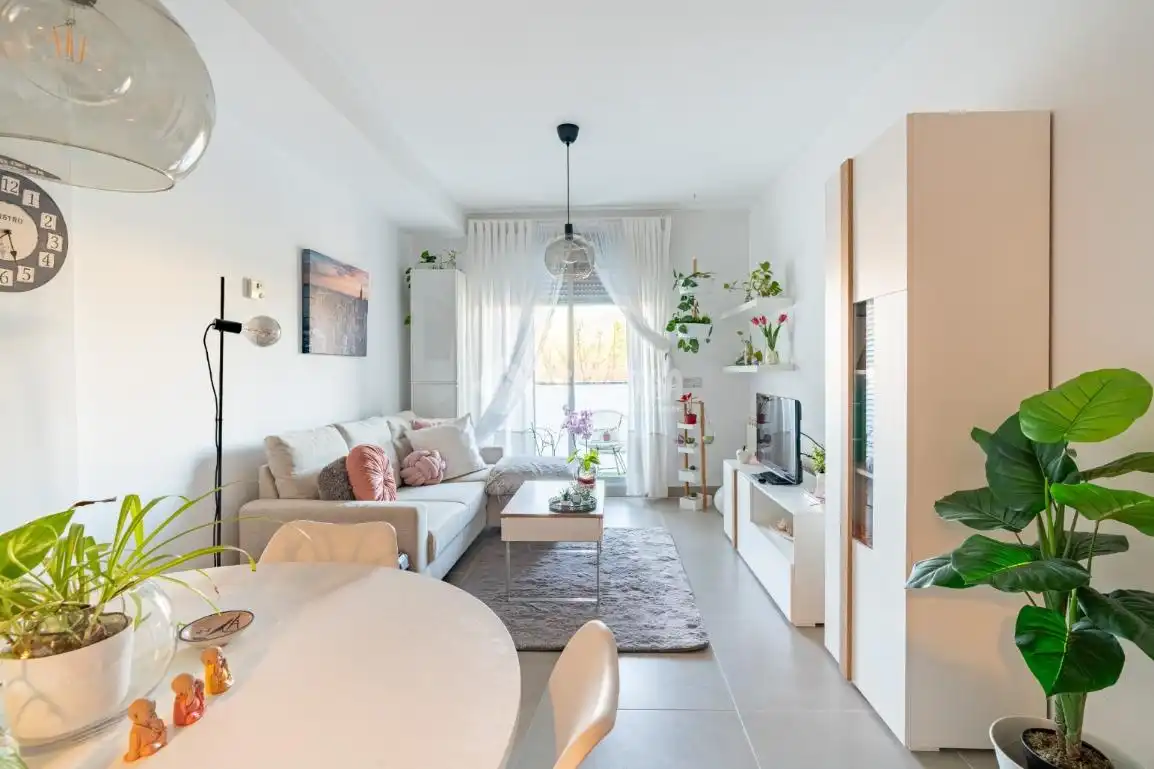 Living room of Flat for sale in Granada  with Air Conditioner, Heating and Terrace