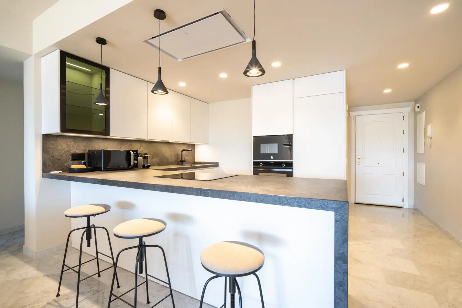 Apartament amb terrassa en venda a Milla de Oro, imagen 2