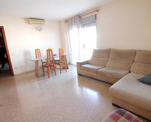 Living room of Flat for sale in Badalona  with Air Conditioner, Heating and Balcony