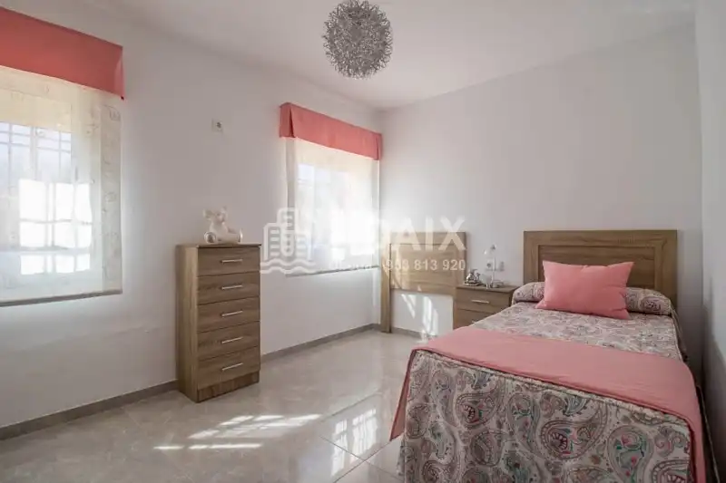 Dormitori de Finca rústica en venda en Baeza amb Aire condicionat, Terrassa i Traster