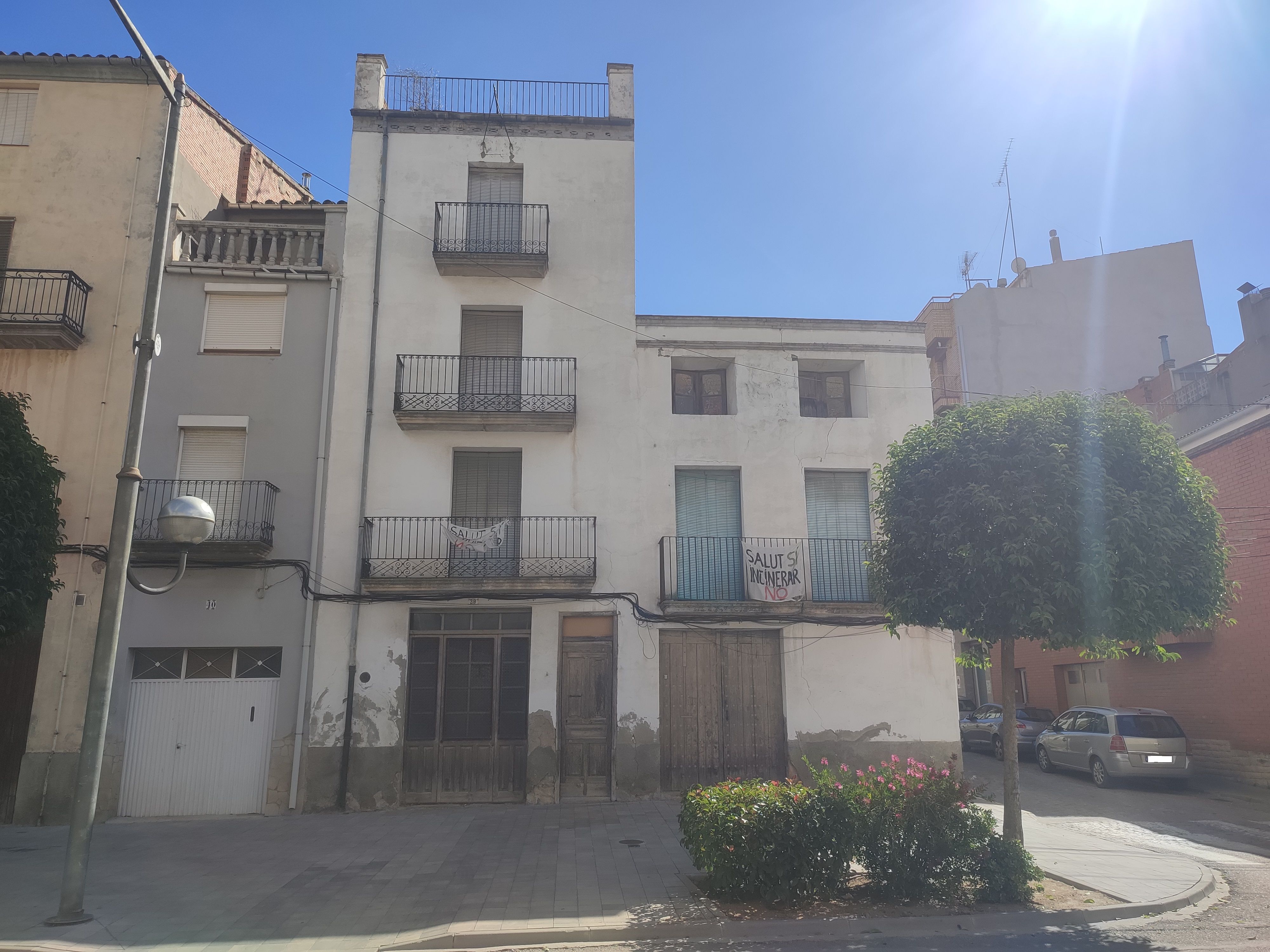 Vista exterior de Casa o xalet en venda en Les Borges Blanques amb Calefacció, Terrassa i Moblat