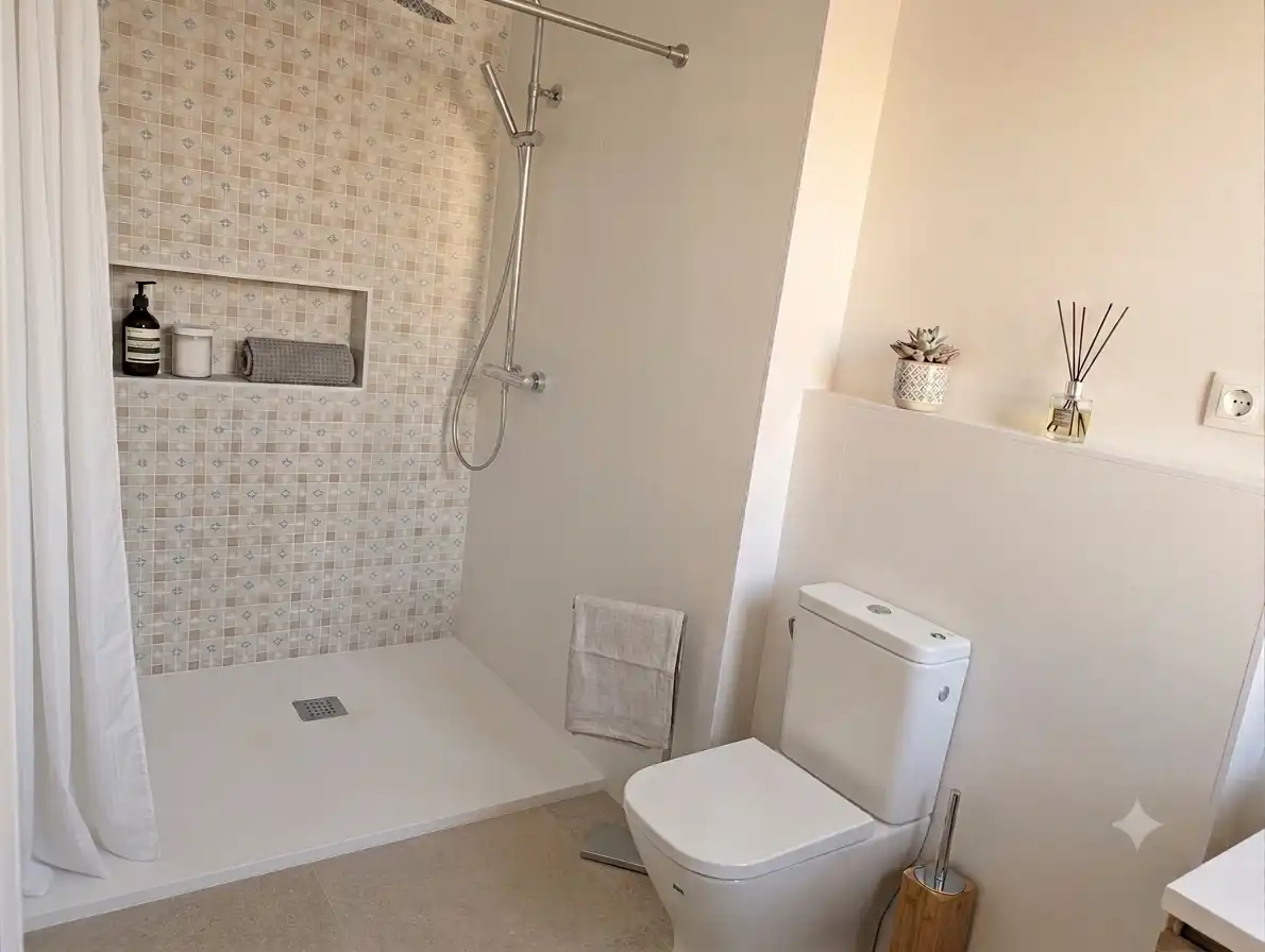 Bathroom of Flat for rent in Sabadell  with Air Conditioner, Heating and Parquet flooring