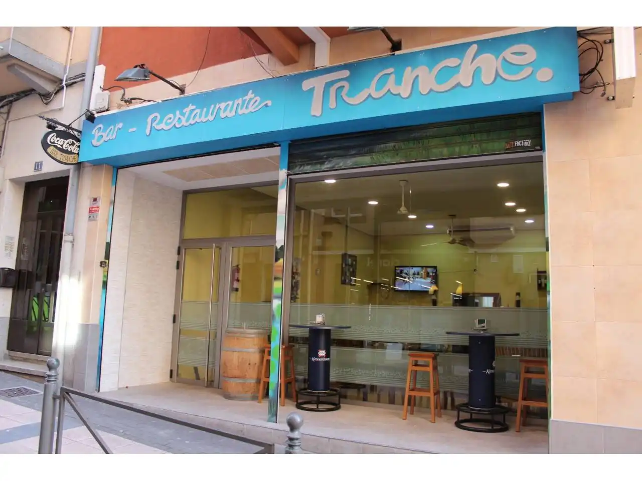 Business premises for sale in Calle Juan Arana (Bar Tranche) 13