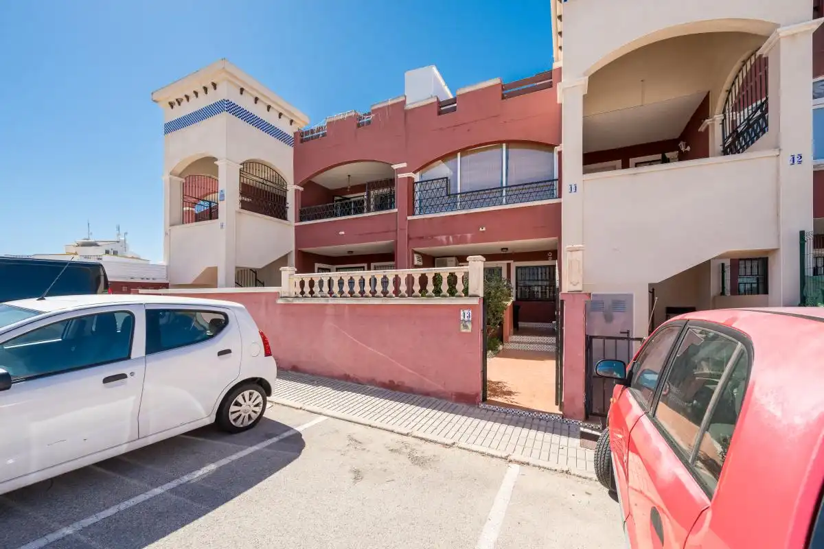 Vista exterior de Planta baja en venta en Orihuela con Aire acondicionado, Calefacción y Terraza