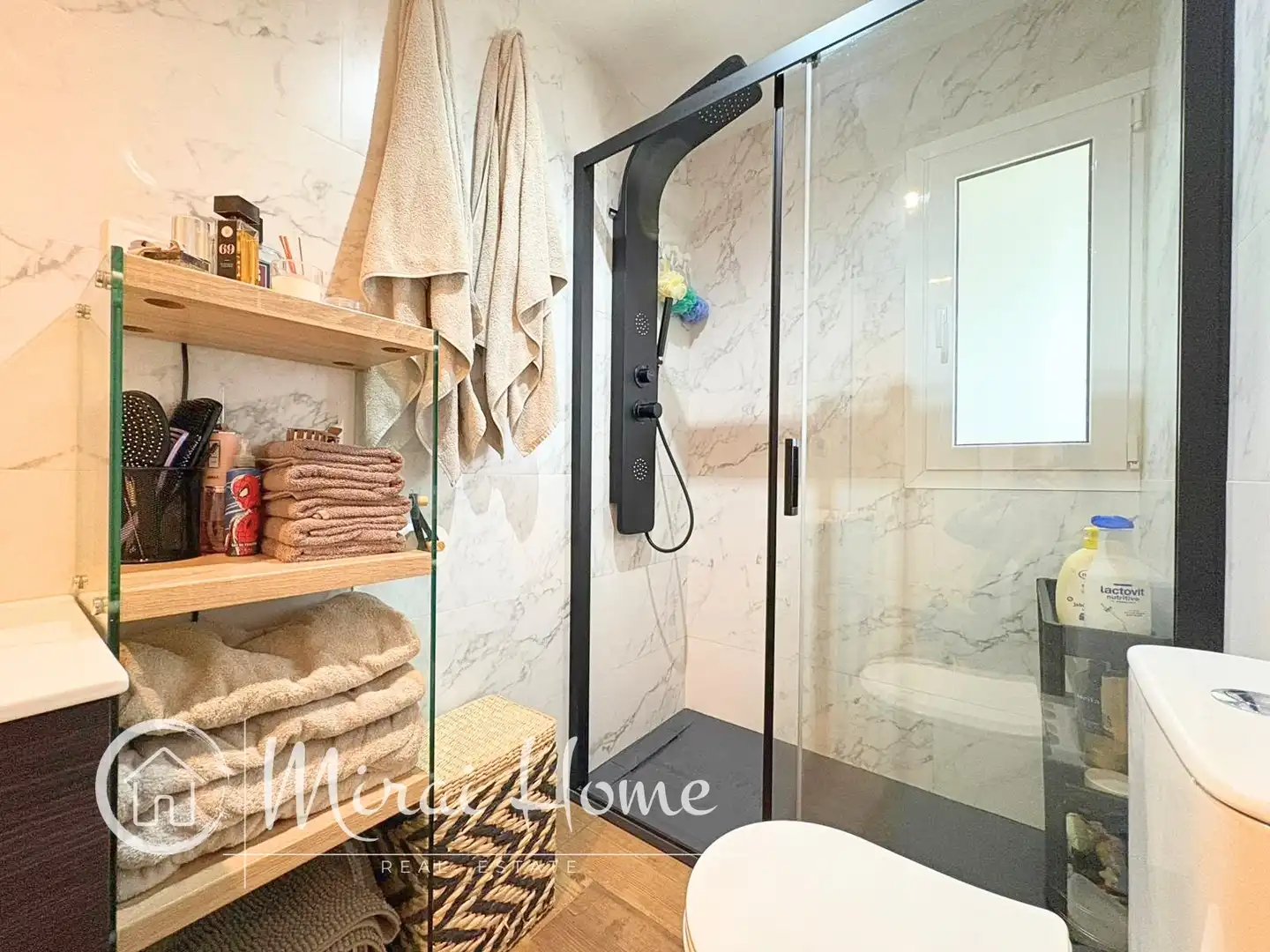 Badezimmer von Wohnung zum Verkauf in Mollet del Vallès mit Klimaanlage, Heizung und Parkett