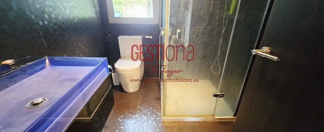 Bathroom of Houses for sale in Santa Cruz de Bezana  with Private garden, Terrace and Furnished