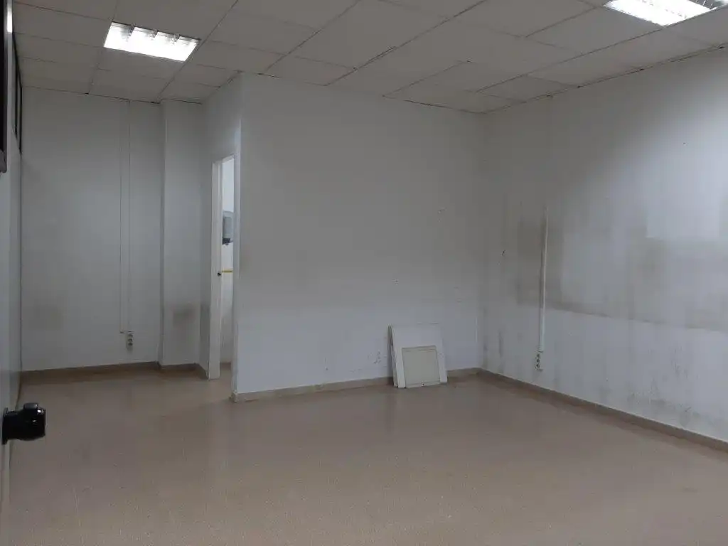Oficina de alquiler en Cornellà de Llobregat