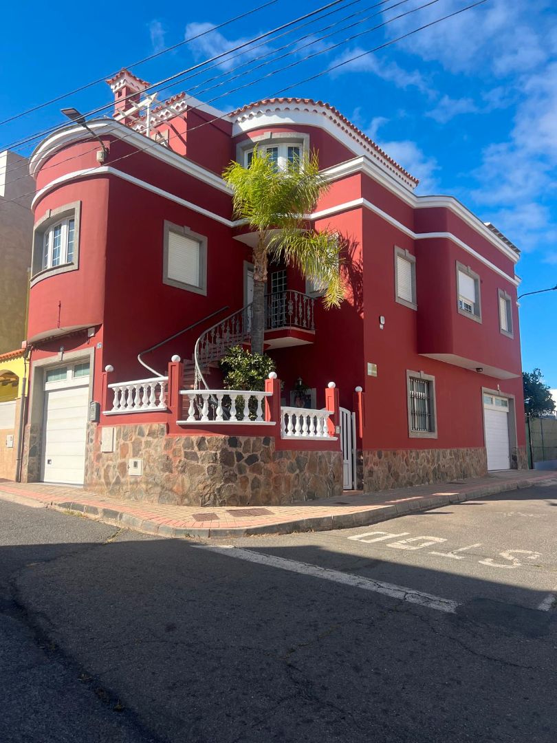 Exterior view of Single-family semi-detached for sale in Ingenio  with Air Conditioner, Terrace and Storage room