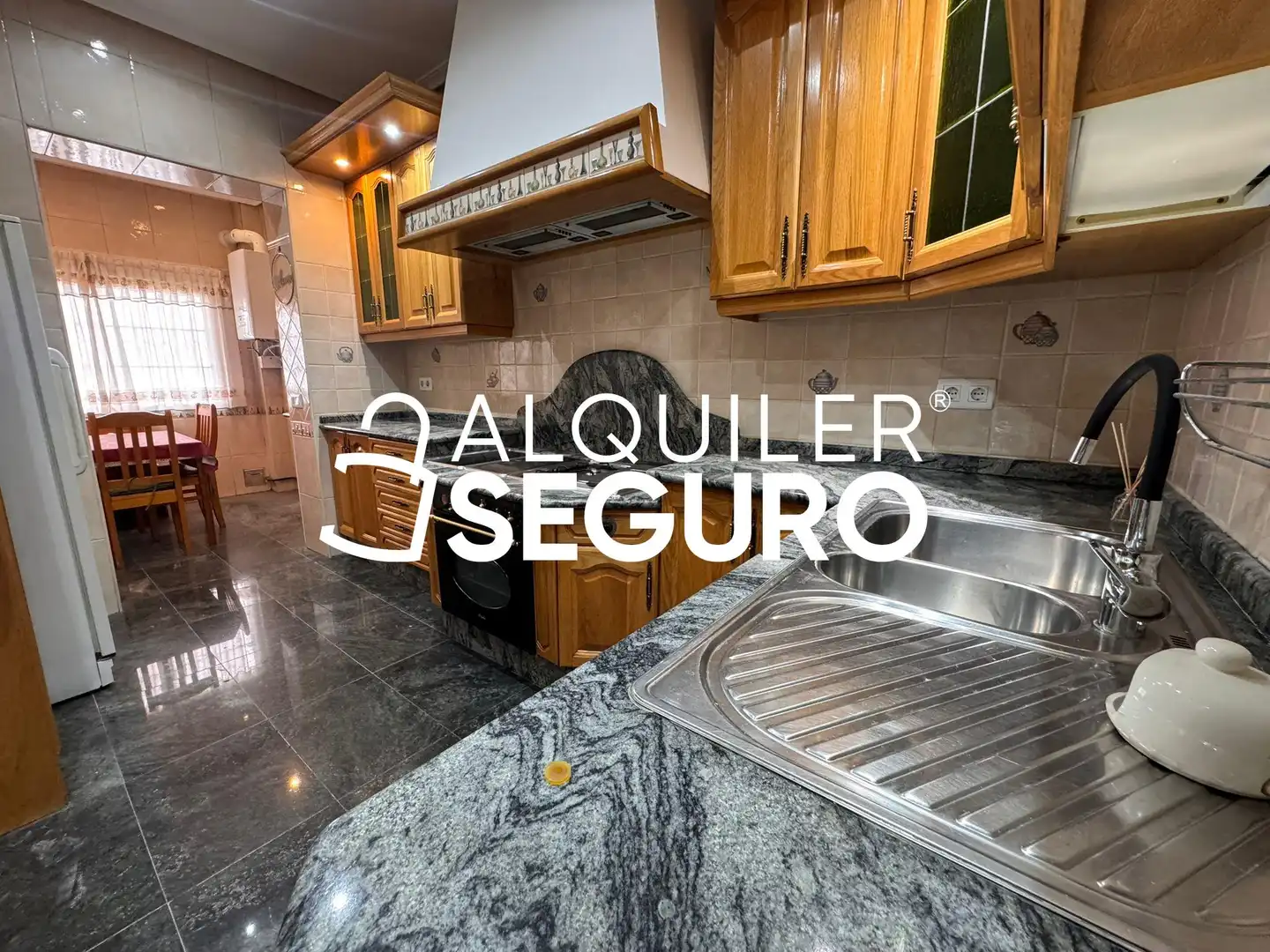 Cuina de Casa o xalet de lloguer en Madrid amb Aire condicionat, Calefacció i Terrassa
