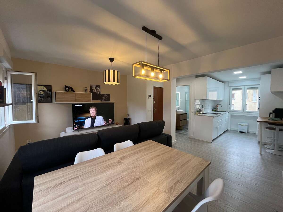 Comedor de Piso en venta en Barakaldo  con Calefacción, Amueblado y Horno