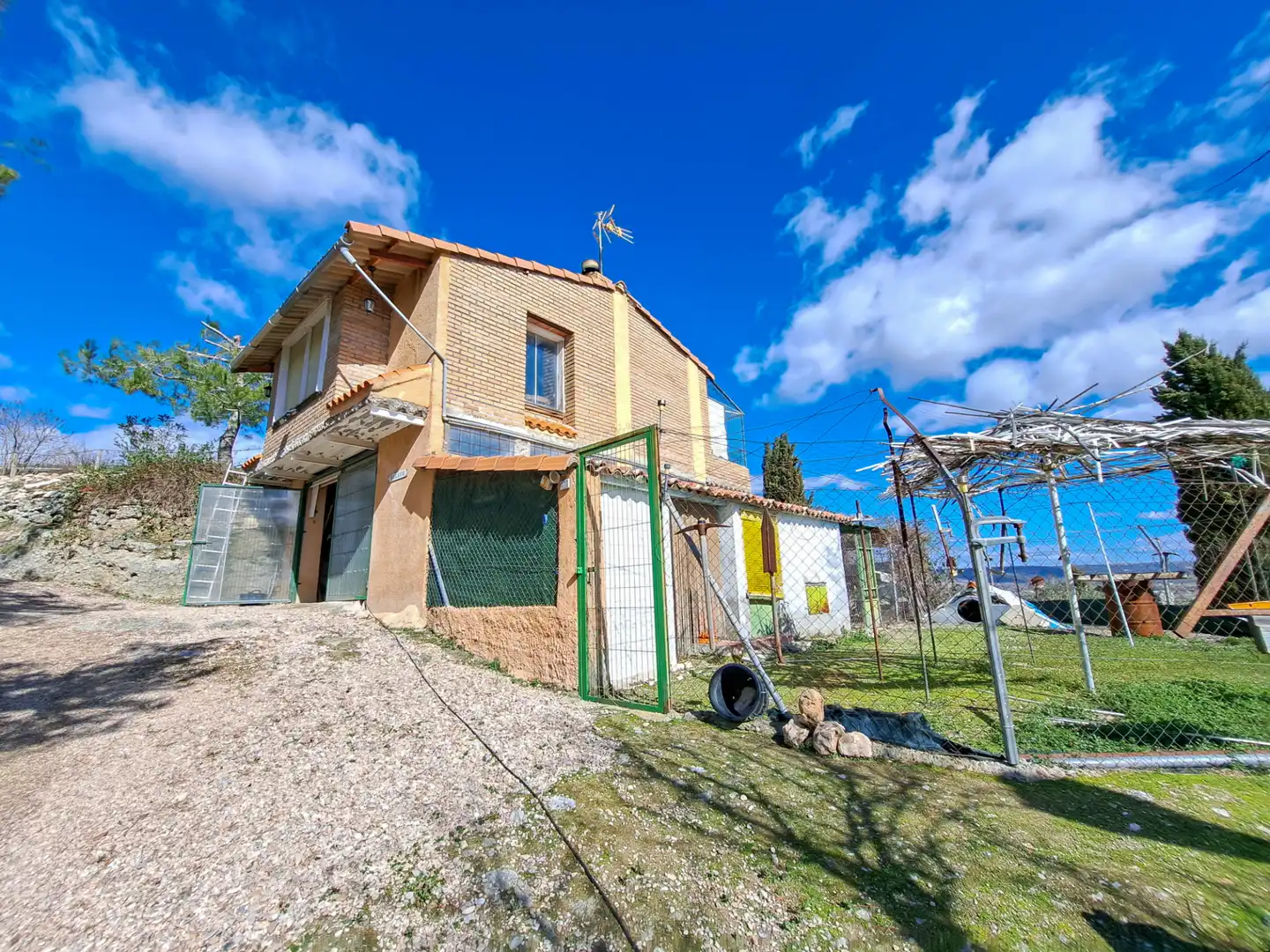 Vista exterior de Casa o xalet en venda en Chinchón amb Calefacció, Jardí privat i Terrassa