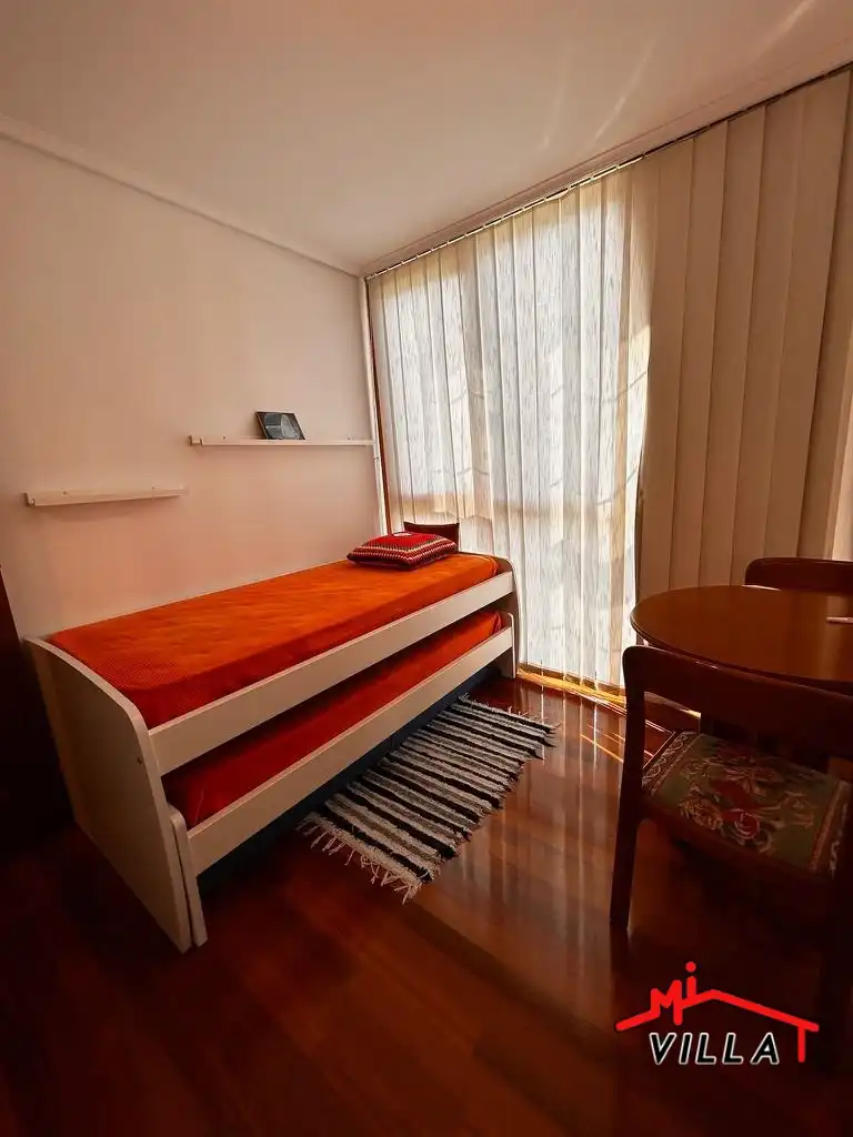 Habitación de Piso en venta en Voto con Calefacción, Trastero y Amueblado