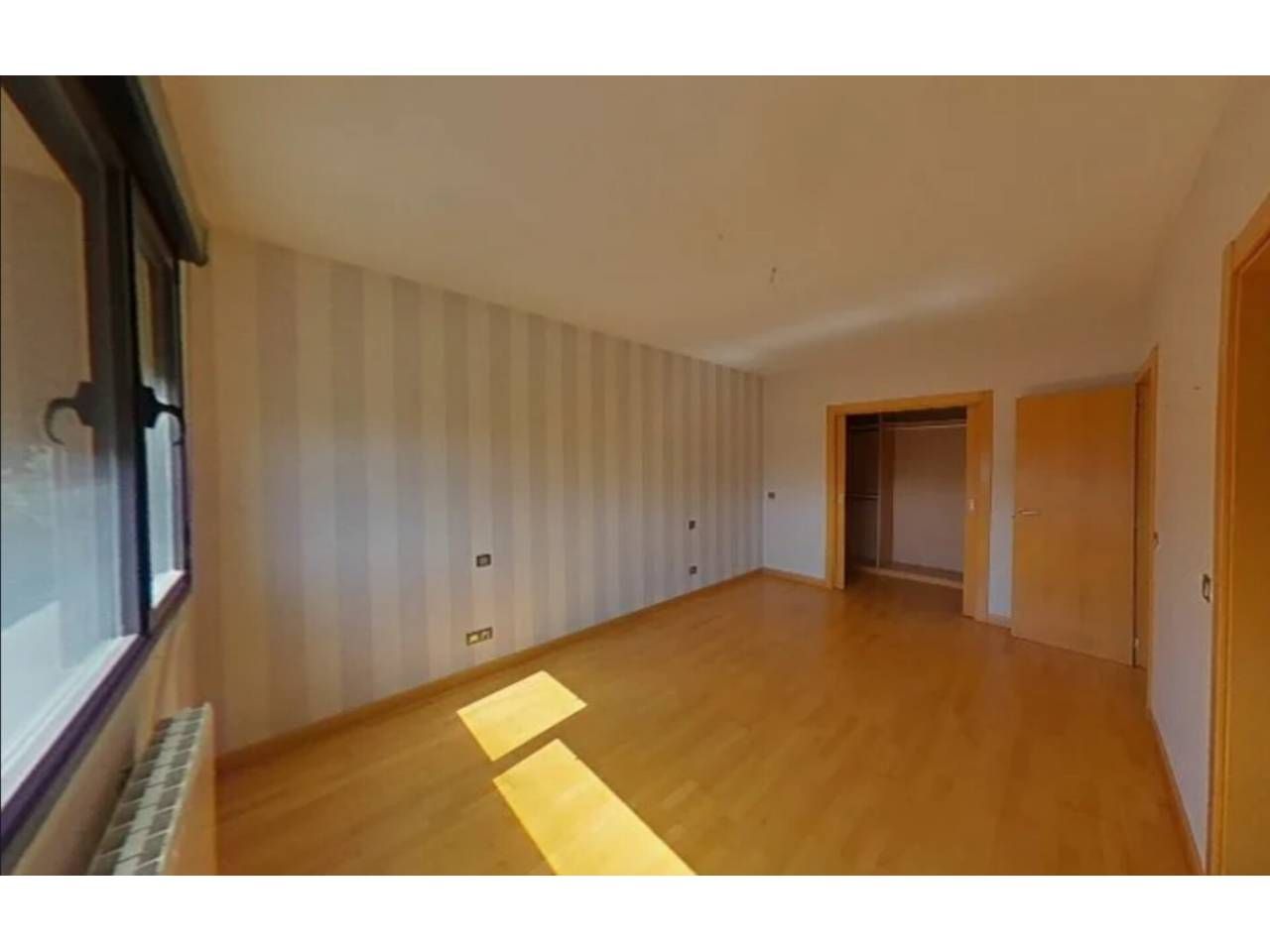 Dormitori de Casa adosada en venda en Burgos Capital amb Calefacció, Jardí privat i Parquet