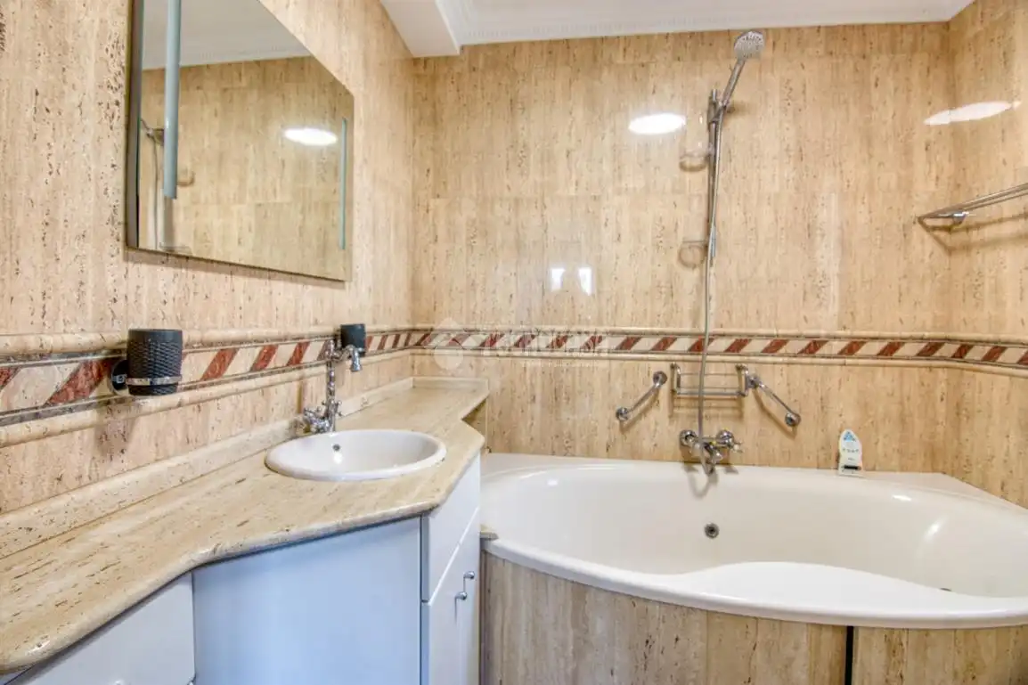 Bathroom of Flat for sale in Santander  with Heating and Balcony