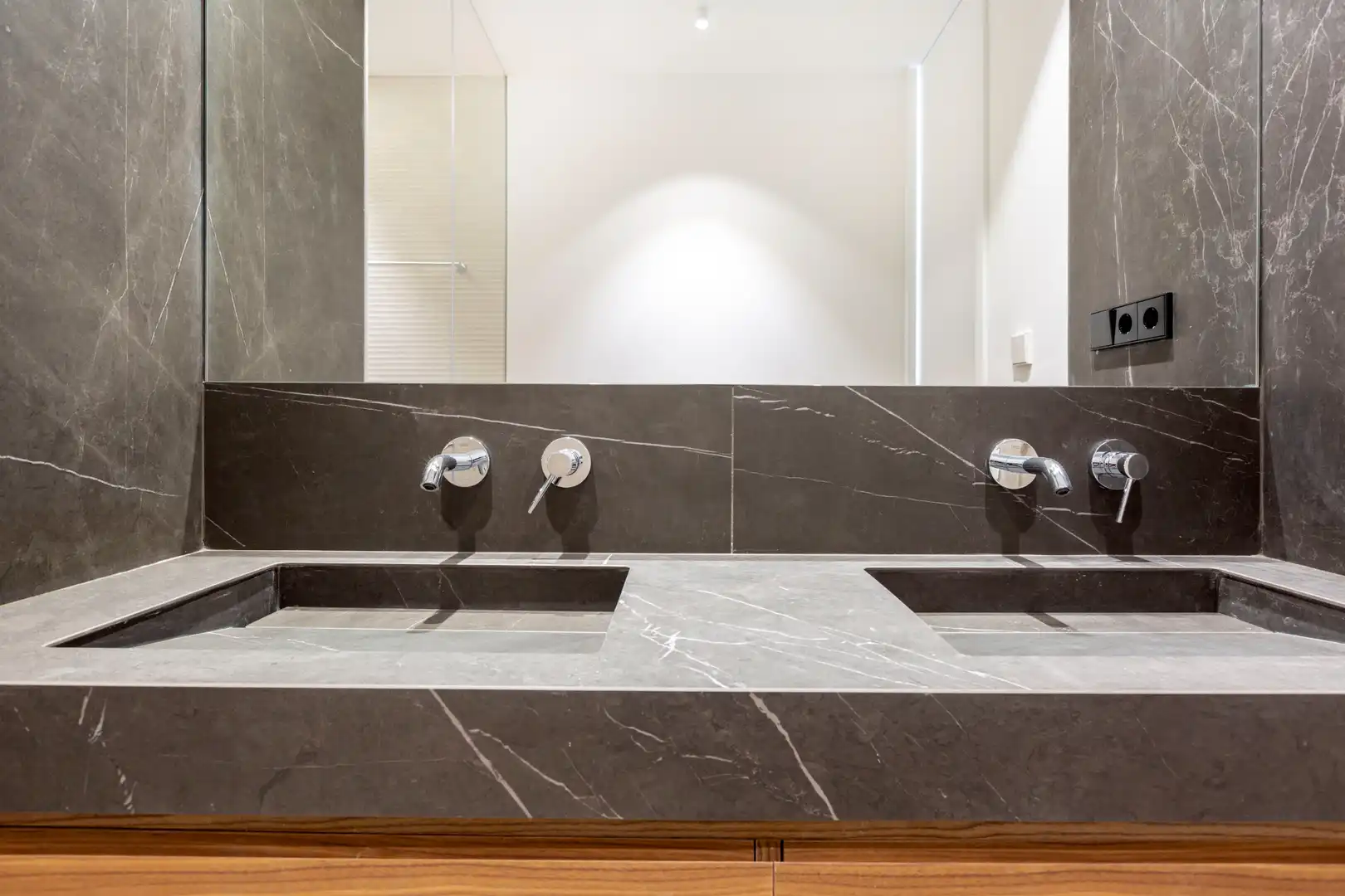 Bathroom of Attic for rent in Madrid  with Air Conditioner, Heating and Storage room