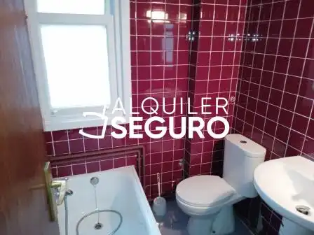 Baño de Piso de alquiler en Vitoria - Gasteiz con Calefacción