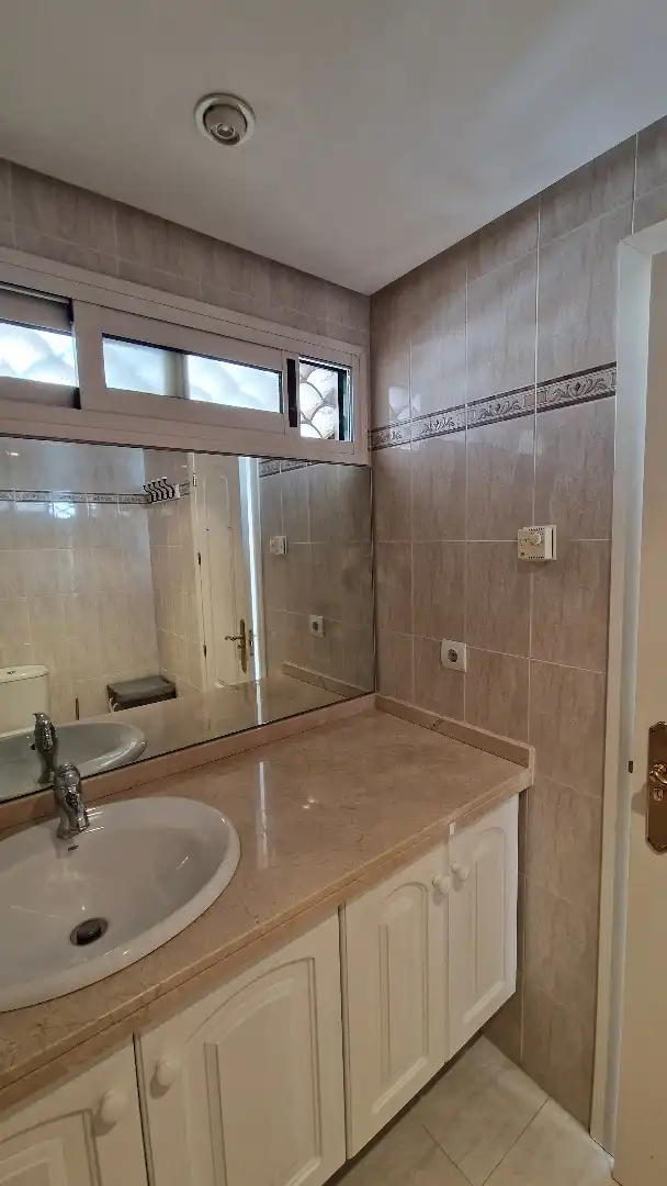 Bathroom of Attic for sale in Benalmádena  with Air Conditioner, Heating and Terrace
