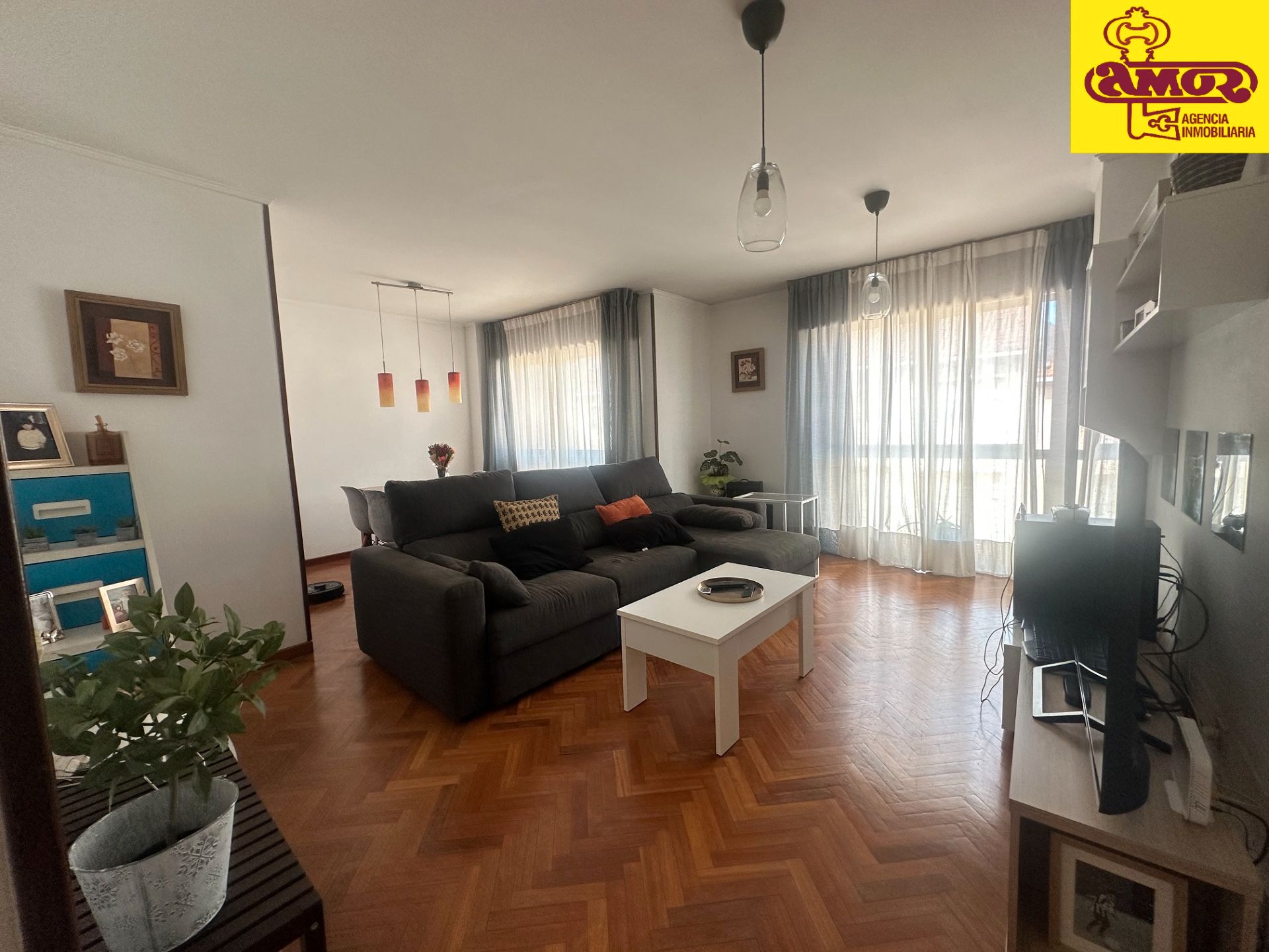 Sala de estar de Dúplex en venta en Ames con Calefacción y Amueblado