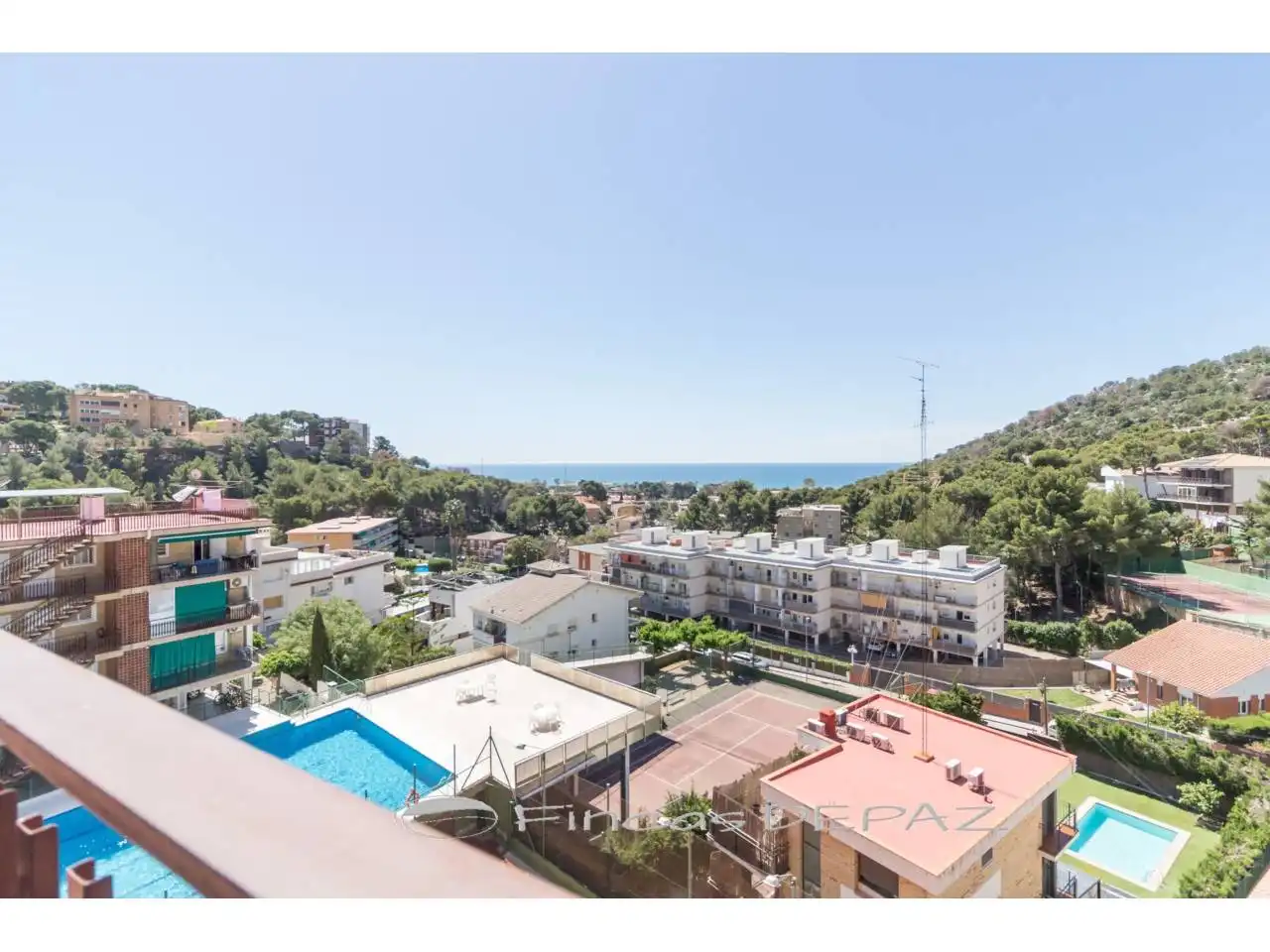 Vista exterior de Apartamento de alquiler en Castelldefels con Parquet, Terraza y Amueblado