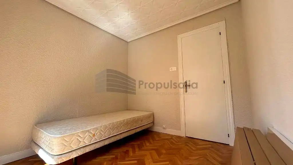 Piso de alquiler en De Sevilla, Ruiseñores