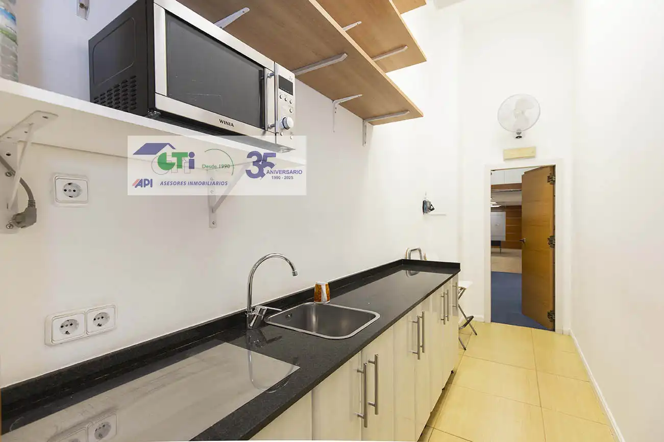 Office space to rent in COSO, imagen 24